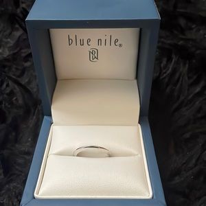 Blue Nile White Gold Knife Edge Ring Band Silver Small Approx size 4-4.5
